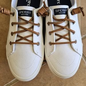 BNIB Sperry Crest Vibe